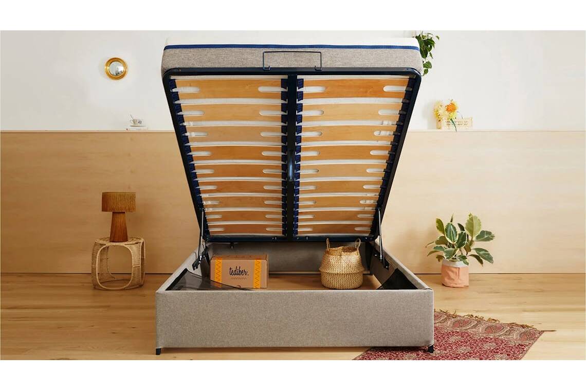 Lit coffre fabriqué en France esthétique et pratique pour le rangement.