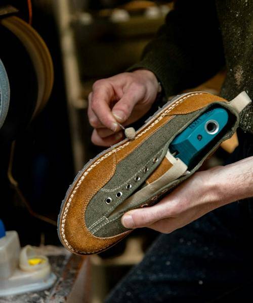 Fabrication d'une Derby par la Manufacture Bontemps.