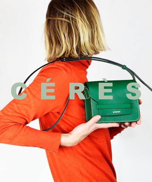 Besace en cuir vert fabriquée en France.