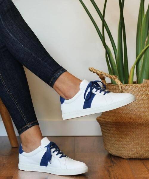 Les incontournables baskets cuir unisexe de JULES et JENN sont fabriquées en France.