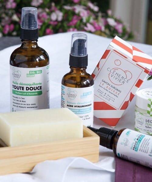 Huille démaquillante, savon, surgras sérum désaltérant et déodorant peau sensible fabriqué en France par Clémence & Vivien.