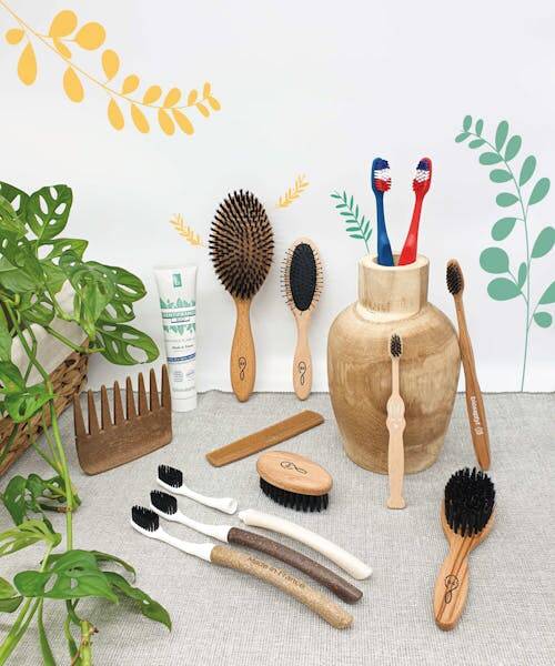 Bioseptyl : Brosses à dents, brosses à cheveux, dentifrice et dentifrice solide.