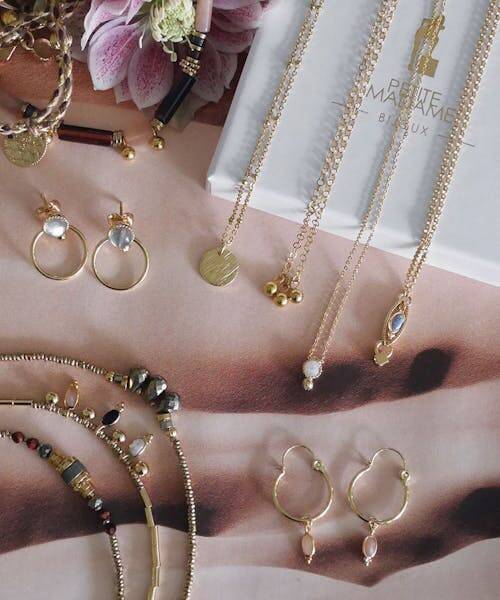 Petite Madame des bijoux en or pas cher