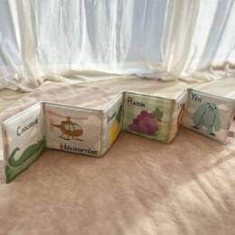 Livre d'éveil personnalisé éventail- prénom