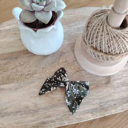 Barrette modèle "luxe" en Liberty Capel Kaki