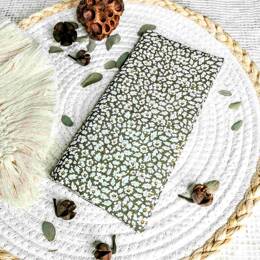 Protège livret de famille en Liberty Feather Meadow Olive