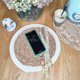 Lanière de téléphone en Liberty Betsy Boo Moutarde