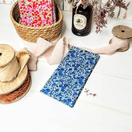 Protège livret de famille en Liberty Emma and Georgina Bleu