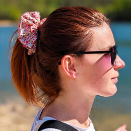 Chouchou fleuri rose