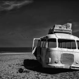 Tableau beached bus impression sur aluminium 120x80 cm