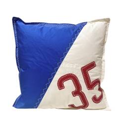 Coussin en voile bleue et n° 35 Rouge