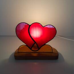 Lampe en vitrail Tiffany : 2 coeurs côte à côte