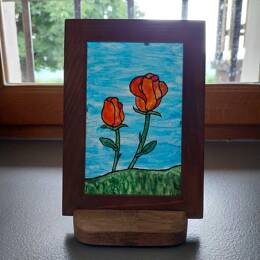 Roses peintes sur verre, cadre bois sur support