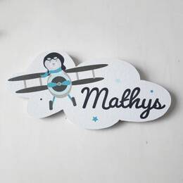 Plaque de porte nuage personnalisée – Ourson aviateur et avion biplan