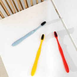 Brosse à dents en plastique recyclé - La Recyclette