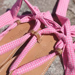 La sandale Classico Vichy Fluo Rose