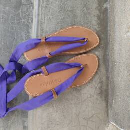 La sandale Classico Violette