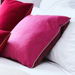 Coussin velours rose