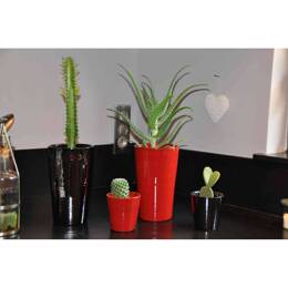 Petit vase déco design allongé uni et brillant - Iliade Rouge C