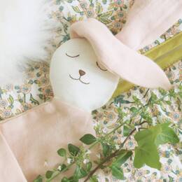 Doudou bébé personnalisable en coton bio rose poudre