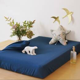 Housse de matelas à langer en gaze de coton bio bleu profond