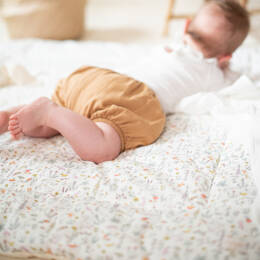 Tapis de jeu bébé fille épais en Liberty Alice rose