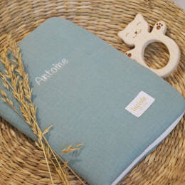 Housse de carnet de sante en gaze de coton vert sauge