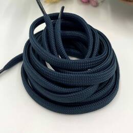 Lacets plats Navy Maé - Au choix : noir, bleu foncé, blanc - Polyester recyclé - Longueurs : 90 ou 120 cm - Largeur : 7 mm