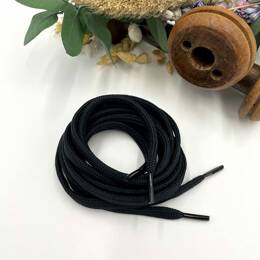 Lacets plats Navy Maé - Au choix : noir, bleu foncé, blanc - Polyester recyclé - Longueurs : 90 ou 120 cm - Largeur : 7 mm