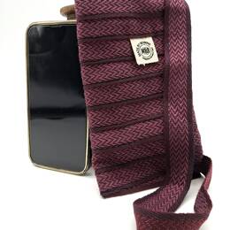 Plum : la sacoche téléphone bord à bord, l'élégance du recyclé