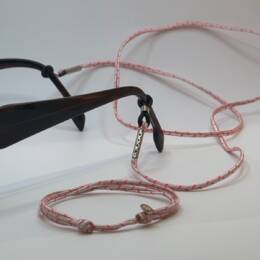 Duo cordon de lunettes et bracelet rose à prix réduit - Enora & Malcom