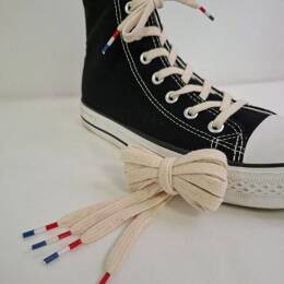 Lacets coton écru plats – longueurs : 100 cm – Embouts bleu, blanc, rouge - Numa