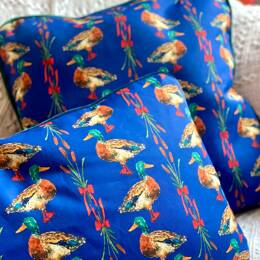 Housse de coussin mat - canards - fond bleu nuit