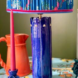 Pied de lampe céramique - Pétales d’abeilles  - Bleu cobalt brillant