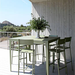 Mange debout carré Zef