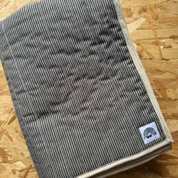 Couverture rayée gris et beige - Moomie