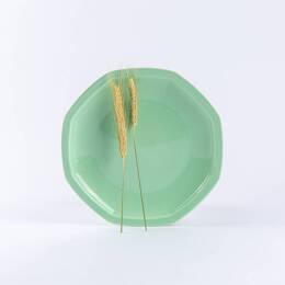 La grande assiette en porcelaine octogonale - Vert amande