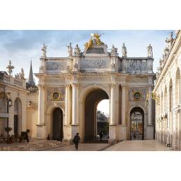 Tableau sur toile 45x65 cm - Tableau Arc Héré place Stanislas de Nancy - Impression sur toile murale décorative avec châssis en Bois - Fabriqué en Fra