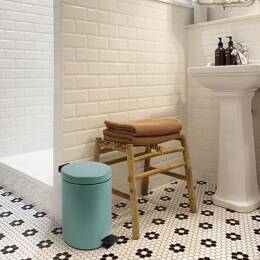 Poubelle de salle de bains